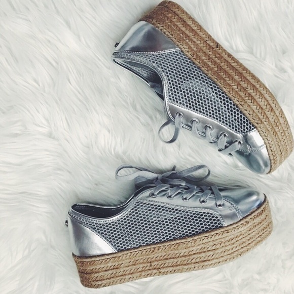 Steve Madden Shoes - ⚡️SALE⚡️🆕 | ❕Steve Madden Silver Platforms